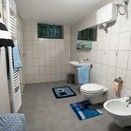 Hillside 2 A Szent Gyoergy-hegy Lankain Holiday home *