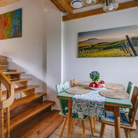 Holiday home Hillside 2 A Szent Gyoergy-hegy Lankain Tapolca