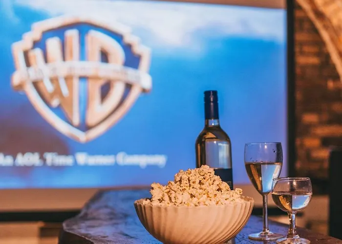 Hillside 2 A Szent György-hegy Lankáin *