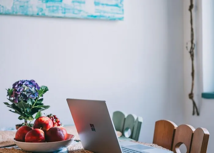 Hillside 2 A Szent Gyoergy-hegy Lankain * טפולצה